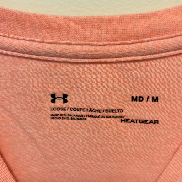 Under Armour Loose Fit Heatgear Peach and Navy T Shirt - Picture 3 of 9